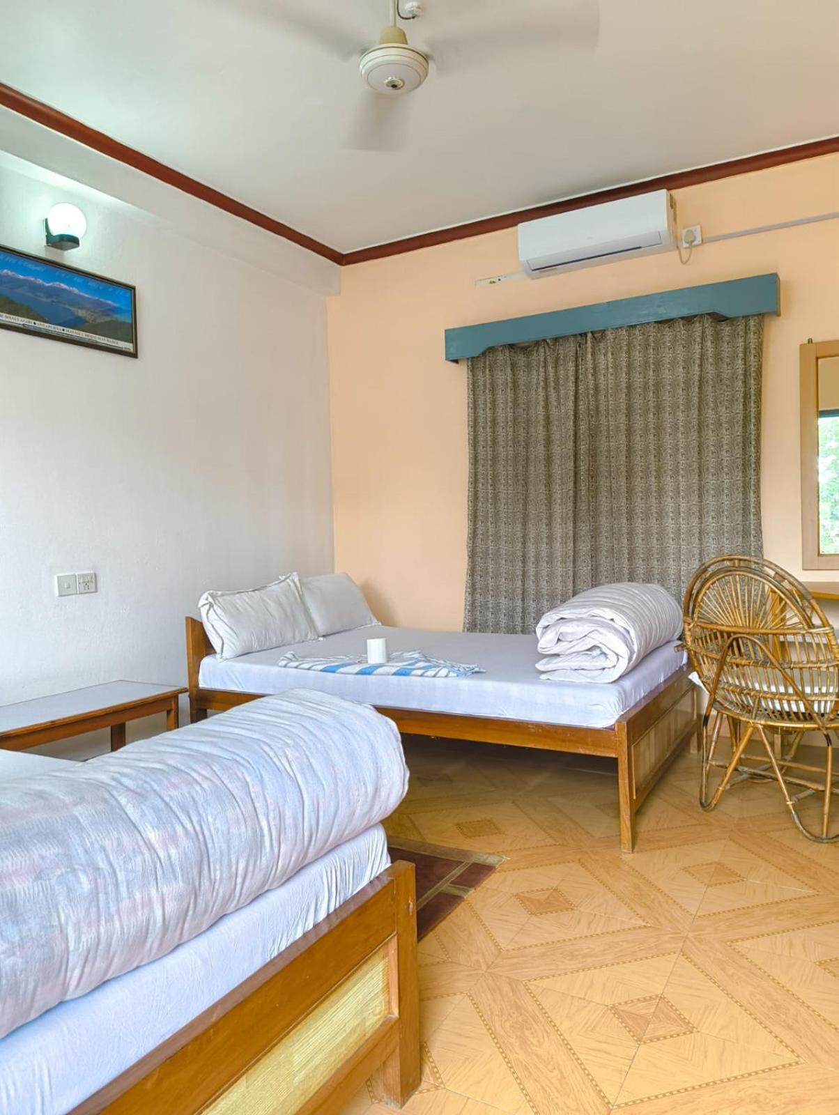 Hotel Mountain View - Lakeside Покхара Экстерьер фото